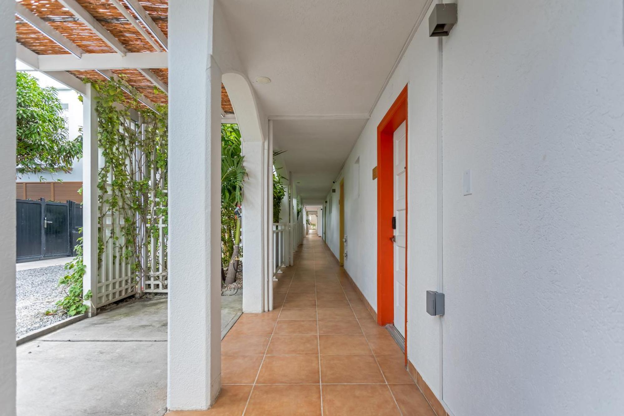 Maho Beach House - Petite Studio - Beach Access Exterior photo