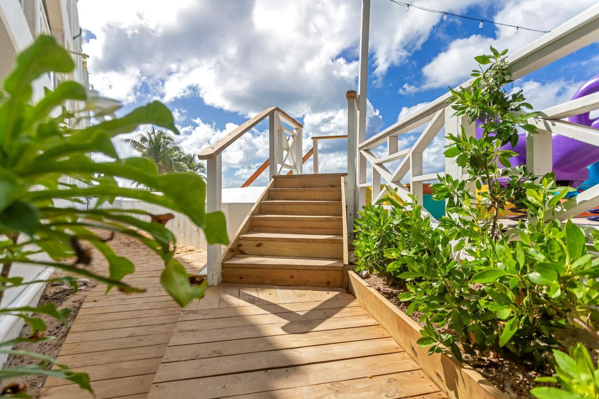 Maho Beach House - Petite Studio - Beach Access Exterior photo